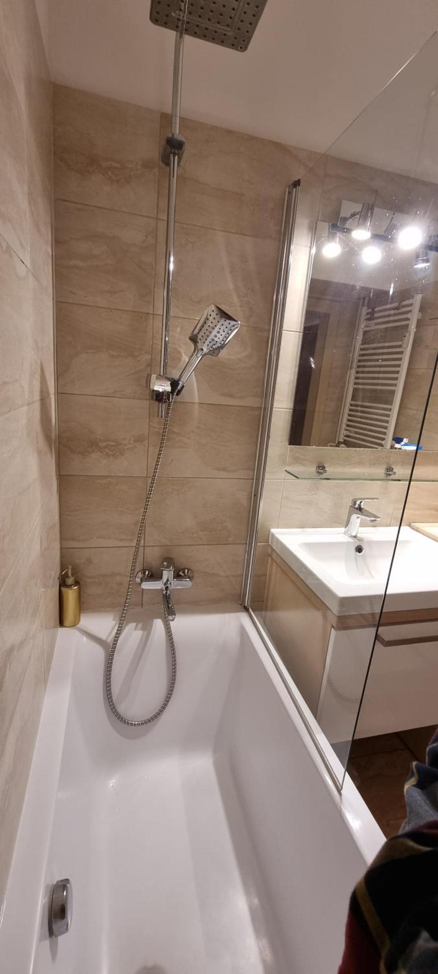 Huge Apartment Next To Train Station Close To The City Center Bratislava Buitenkant foto