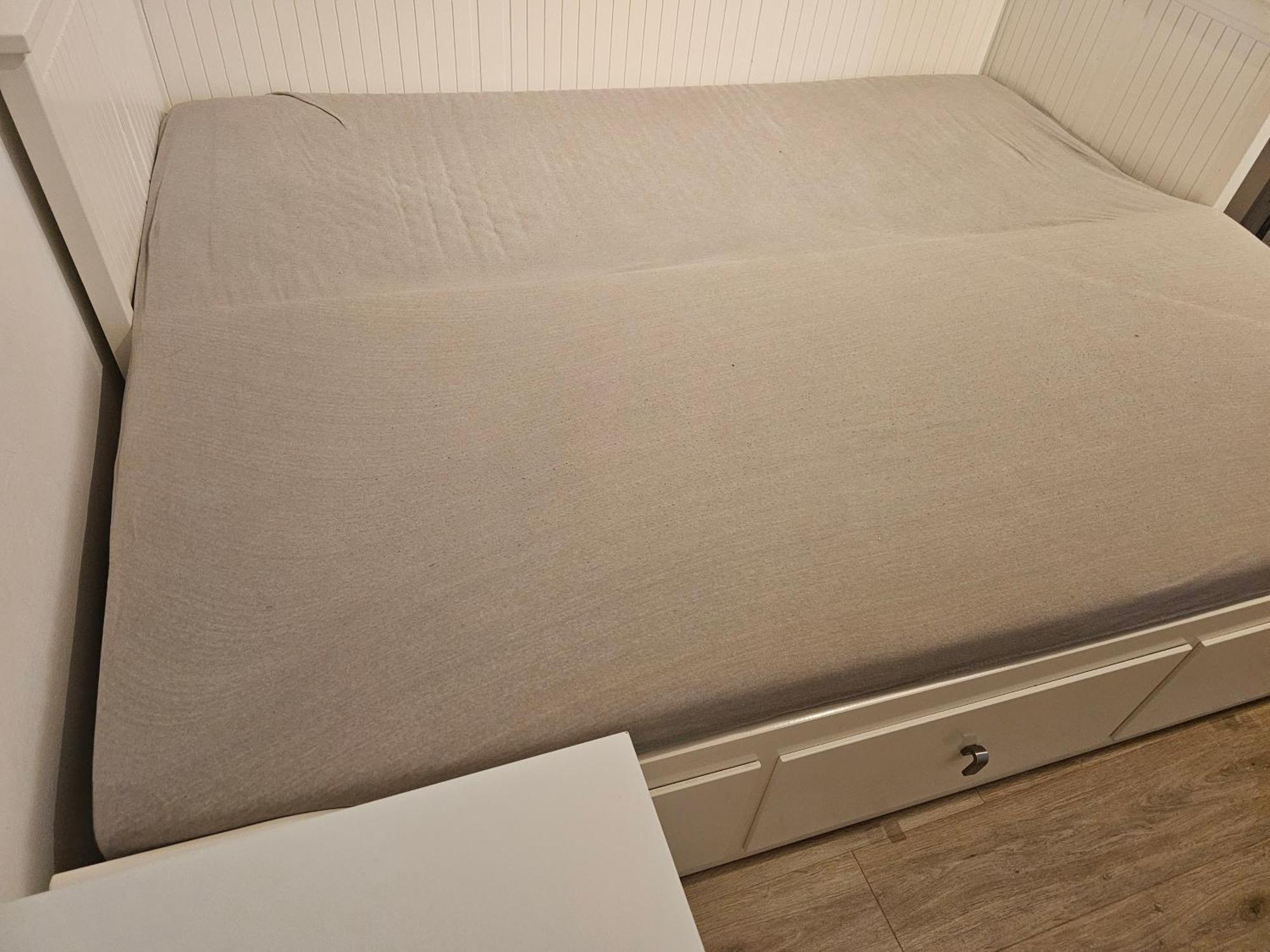 Huge Apartment Next To Train Station Close To The City Center Bratislava Buitenkant foto