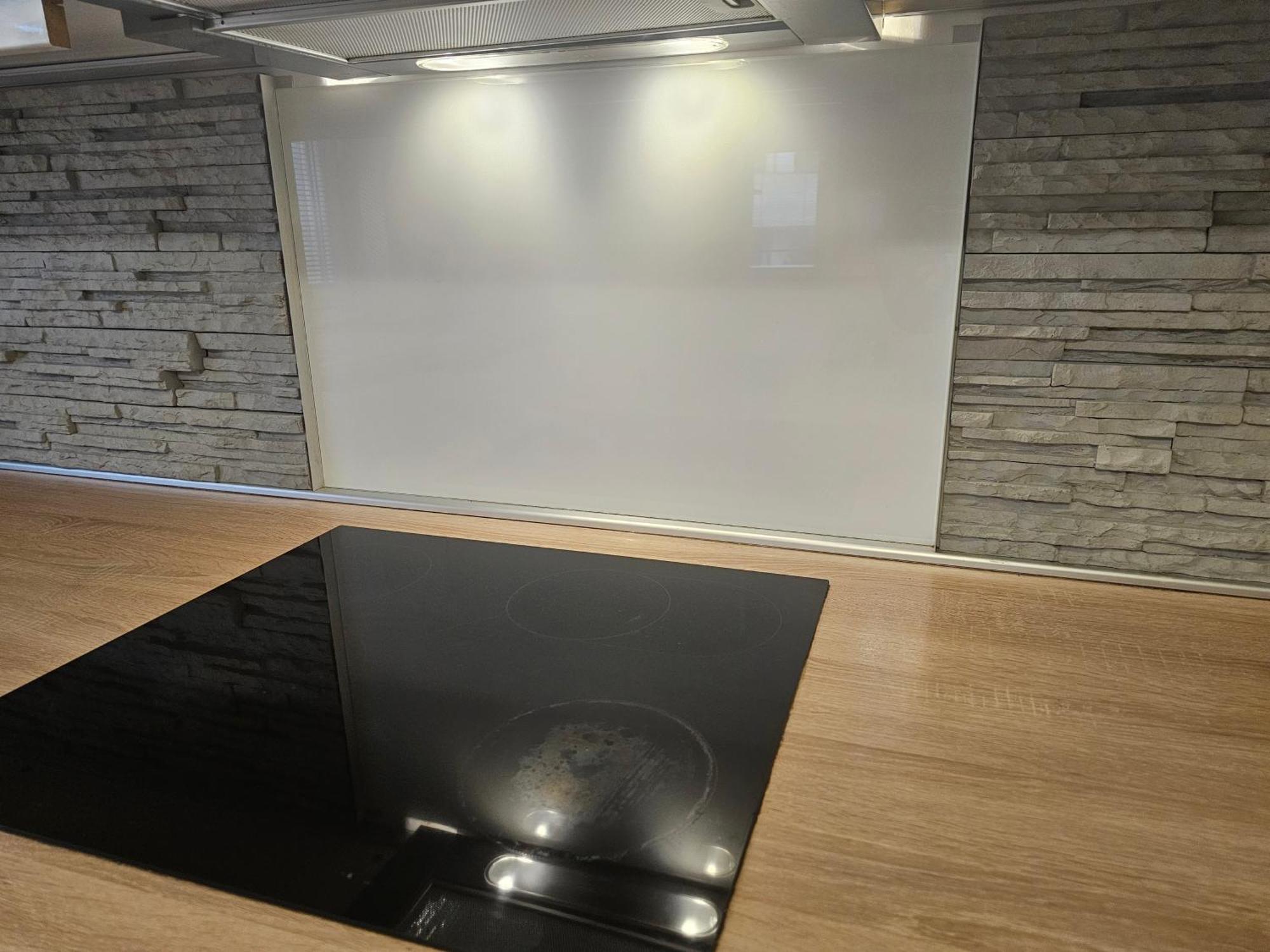 Huge Apartment Next To Train Station Close To The City Center Bratislava Buitenkant foto