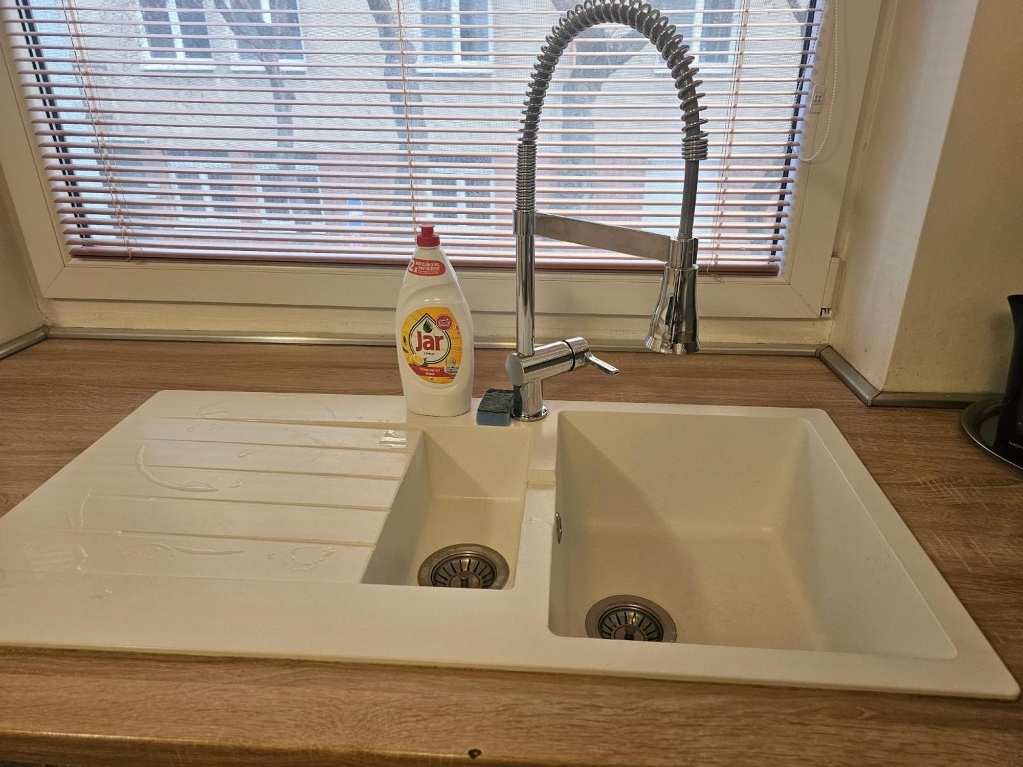 Huge Apartment Next To Train Station Close To The City Center Bratislava Buitenkant foto