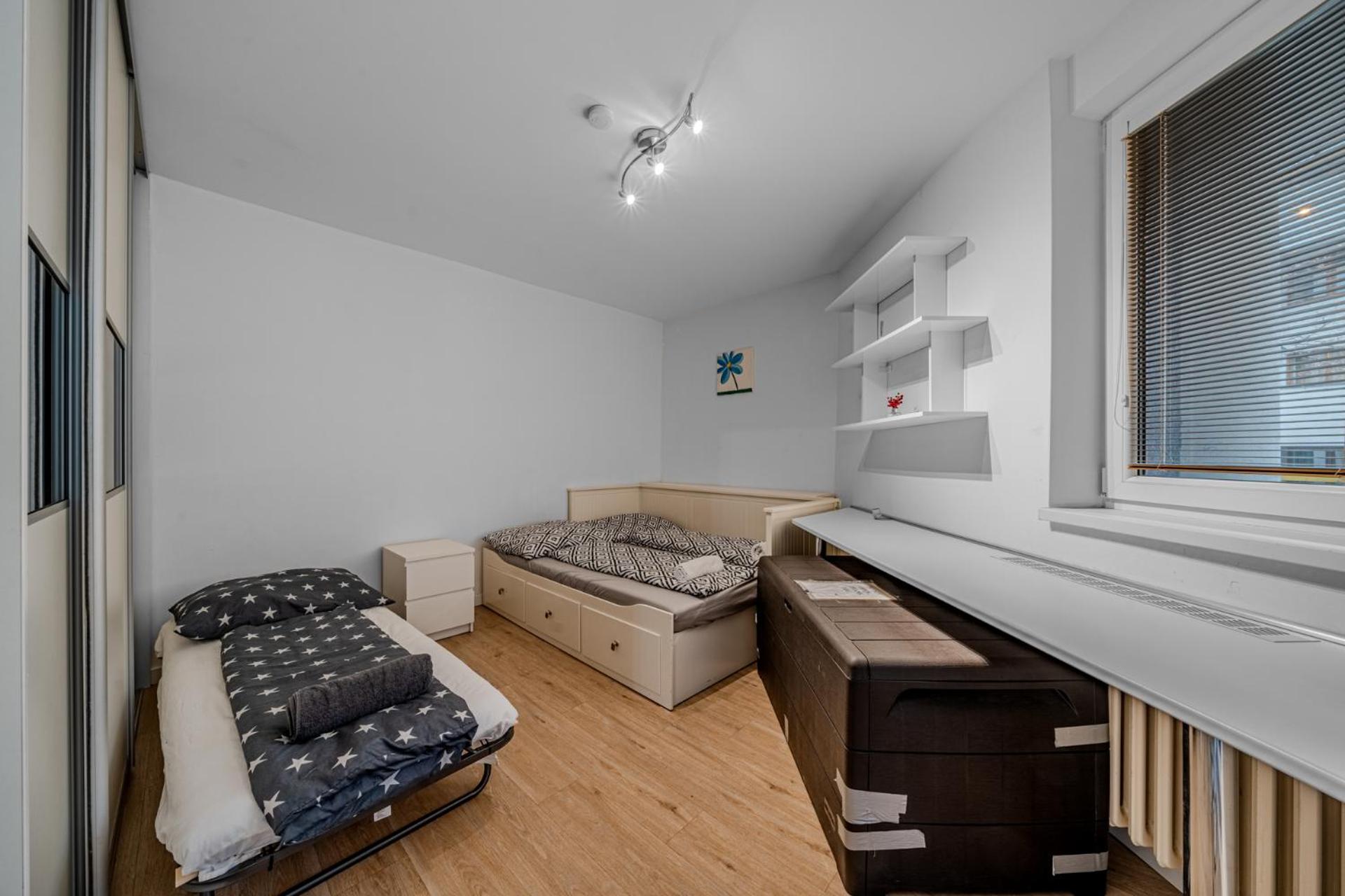 Huge Apartment Next To Train Station Close To The City Center Bratislava Buitenkant foto
